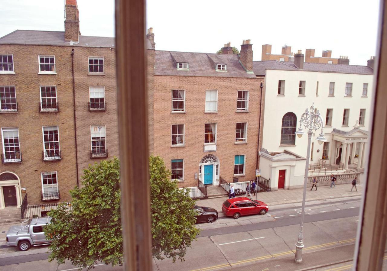 Baggot Court Townhouse Hotel Dublin Exterior foto